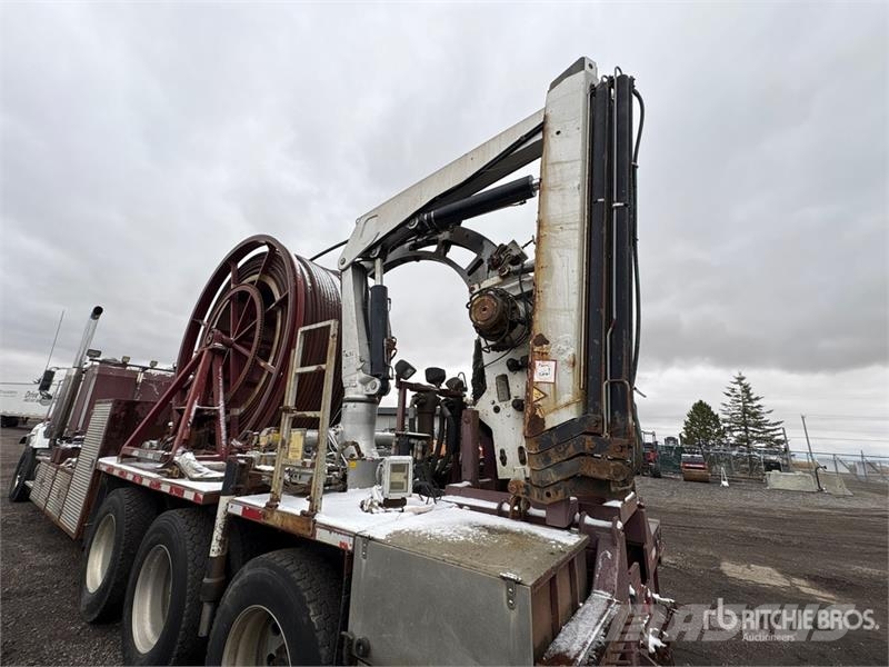 International Paystar 5600i 8x6 Coil Tubing Reel Truck Vehicule de recuperare