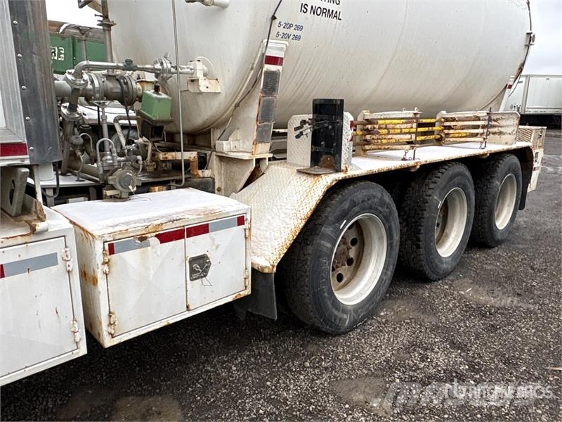 International Paystar 5900I 8x6 Nitrogen Truck Специальные грузовики