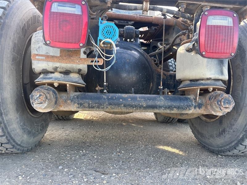 International PayStar 5600i 6x4 T/A Day Cab Truck Tractor Naudoti vilkikai