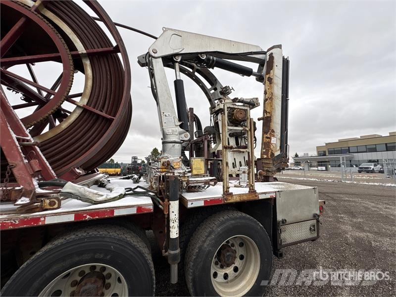 International Paystar 5600i 8x6 Coil Tubing Reel Truck Vehicule de recuperare