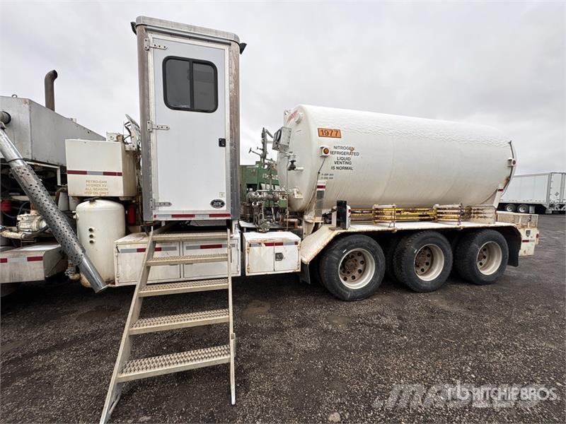 International Paystar 5900I 8x6 Nitrogen Truck Специальные грузовики