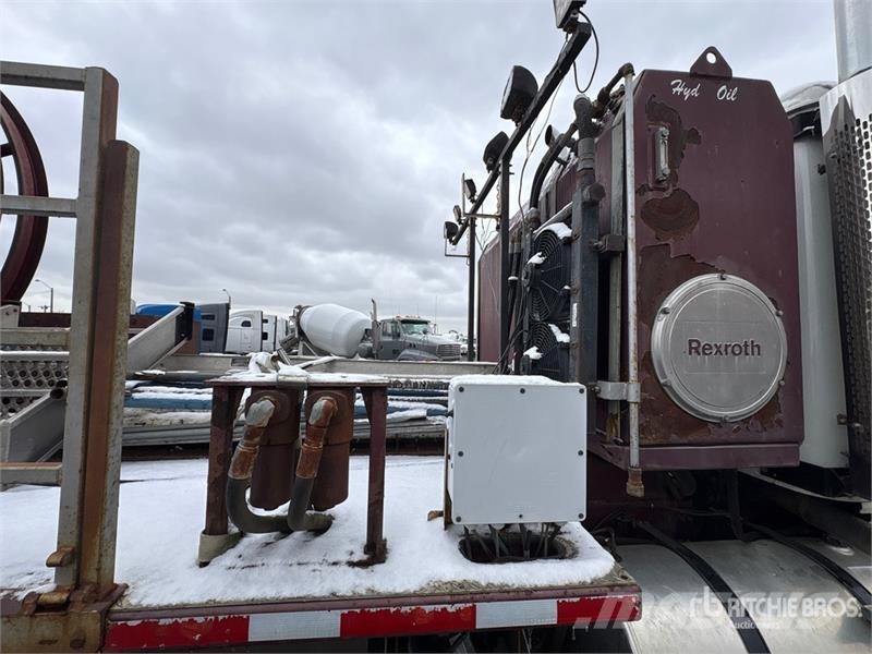 International Paystar 5600i 8x6 Coil Tubing Reel Truck Vehicule de recuperare