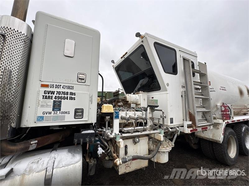 International Paystar 5600i 8x6 Sleeper Nitrogen Truck Специальные грузовики
