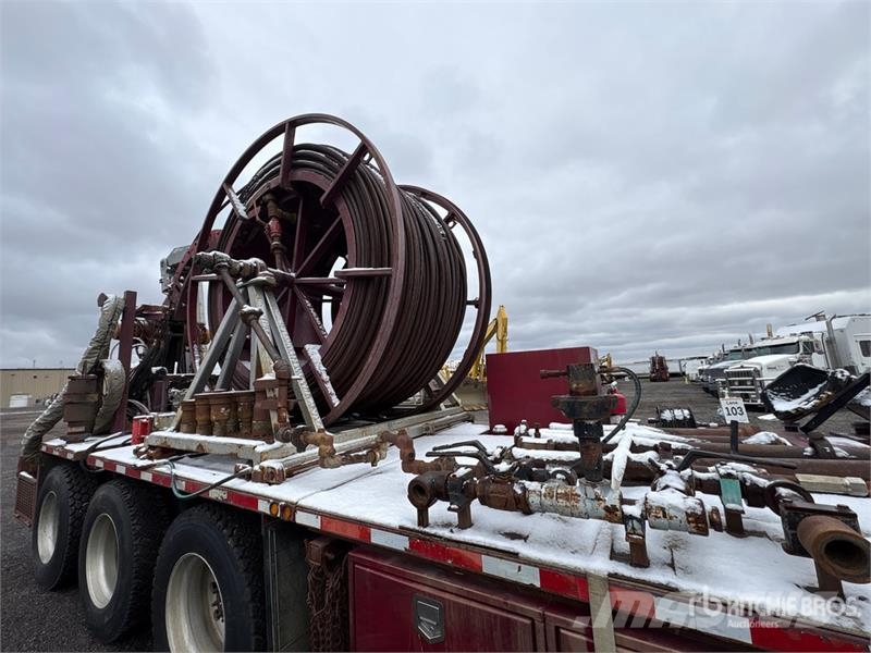 International Paystar 5600i 8x6 Coil Tubing Reel Truck Vehicule de recuperare