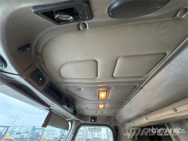 International Paystar 5600i 8x6 Sleeper Nitrogen Truck Специальные грузовики
