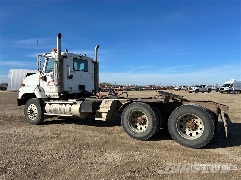 International PayStar 5600i 6x4 T/A Day Cab Truck Tractor Tegljači