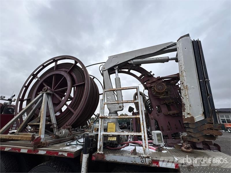 International Paystar 5600i 8x6 Coil Tubing Reel Truck Vehicule de recuperare
