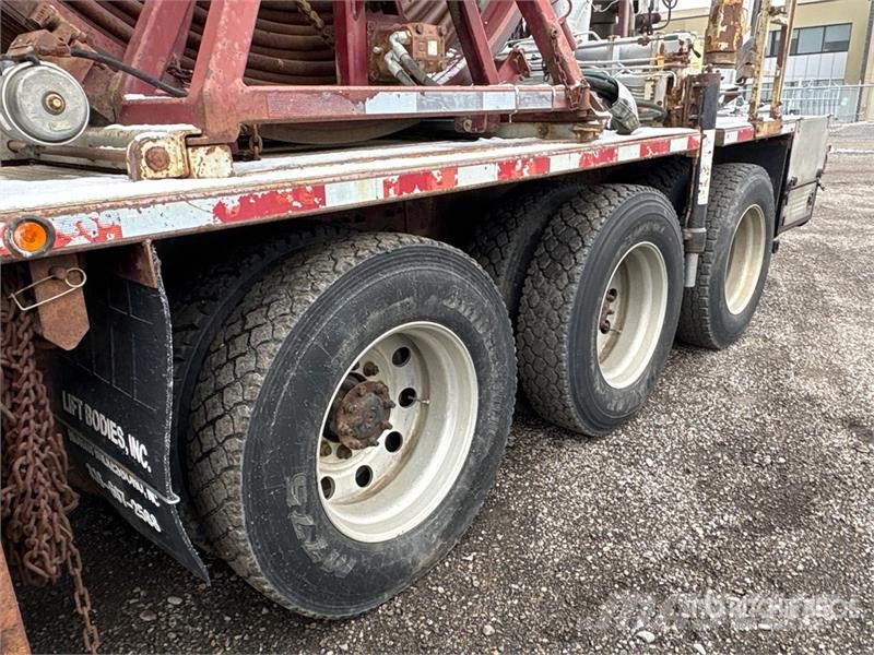 International Paystar 5600i 8x6 Coil Tubing Reel Truck Vehicule de recuperare