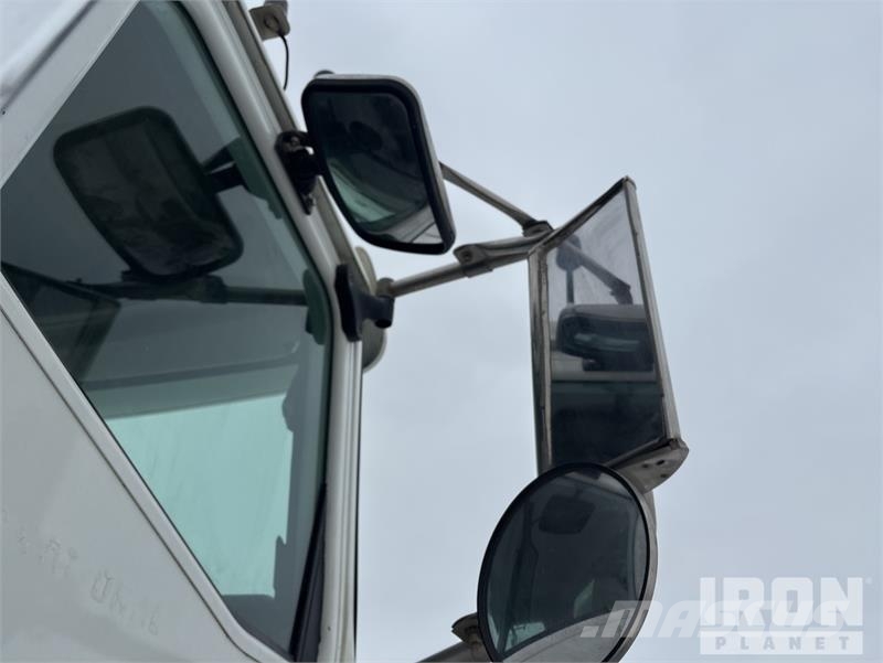 International Paystar 5900 6x4 Hooklift Truck Kroghejs