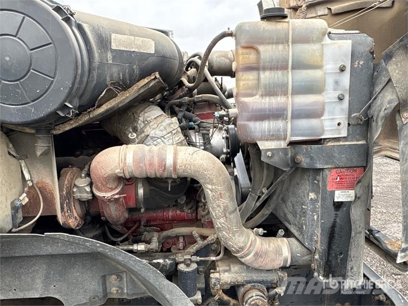 International Paystar 5600i 8x6 Sleeper Nitrogen Truck Специальные грузовики