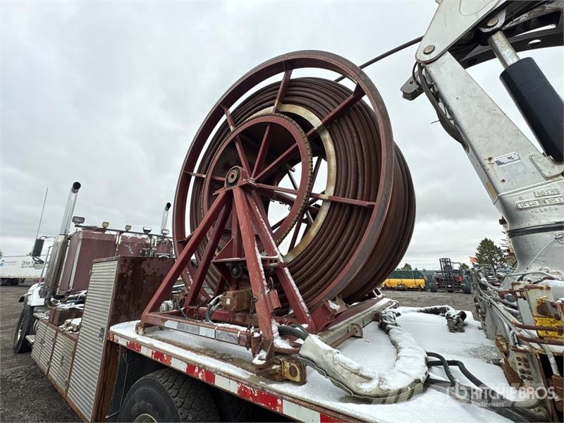 International Paystar 5600i 8x6 Coil Tubing Reel Truck Vehicule de recuperare