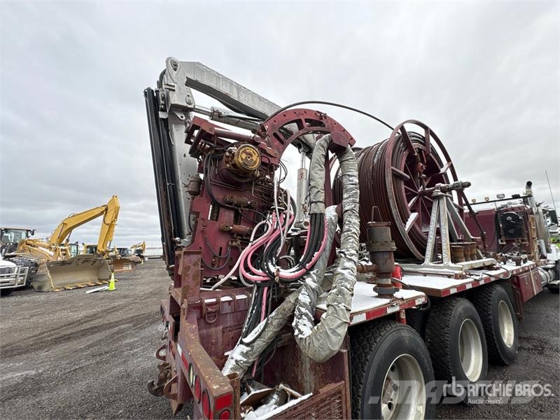 International Paystar 5600i 8x6 Coil Tubing Reel Truck Vehicule de recuperare