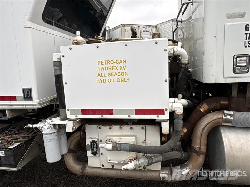 International Paystar 5600i 8x6 Sleeper Nitrogen Truck Специальные грузовики