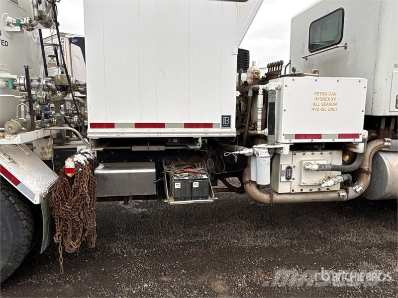 International Paystar 5600i 8x6 Sleeper Nitrogen Truck Специальные грузовики