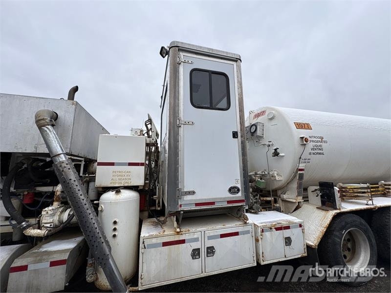 International Paystar 5900I 8x6 Nitrogen Truck Специальные грузовики