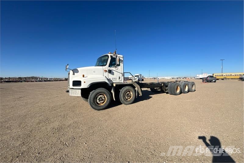 International PayStar 5600i 8x6 Cab and Chassis Kabine i unutrašnjost
