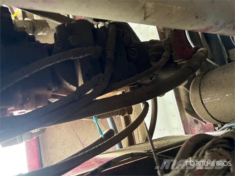 International Paystar 5600i 8x6 Coil Tubing Reel Truck Vehicule de recuperare