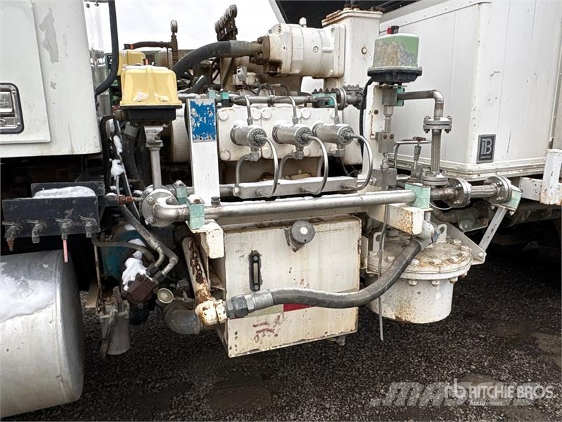 International Paystar 5600i 8x6 Sleeper Nitrogen Truck Специальные грузовики