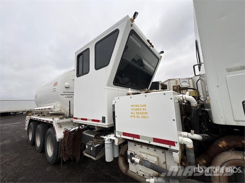 International Paystar 5600i 8x6 Sleeper Nitrogen Truck Специальные грузовики