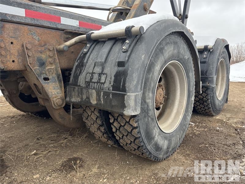 International Paystar 5900 6x4 Hooklift Truck Kroghejs