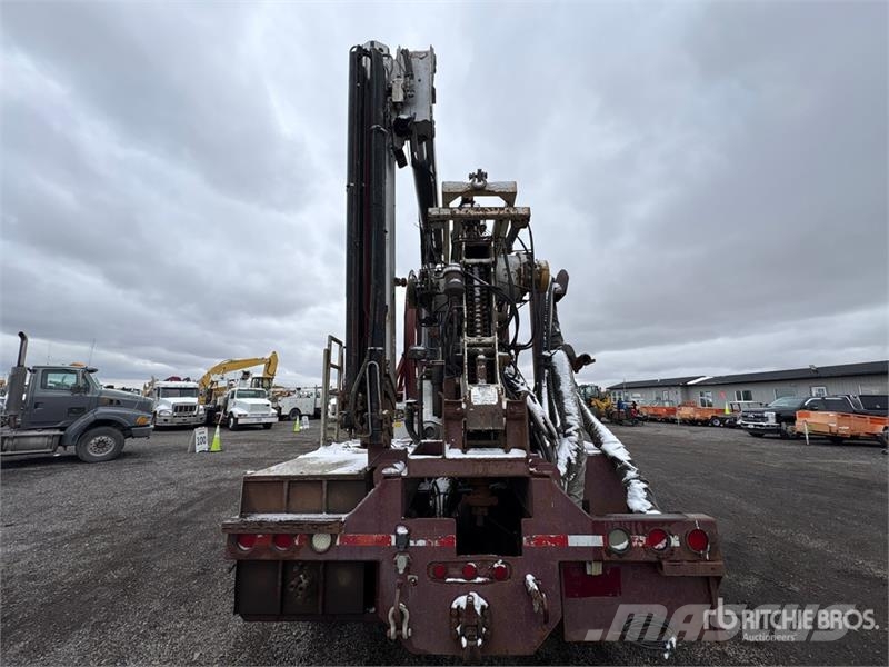 International Paystar 5600i 8x6 Coil Tubing Reel Truck Vehicule de recuperare