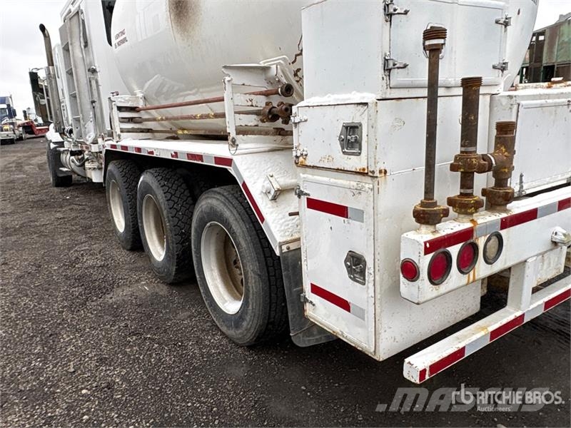 International Paystar 5600i 8x6 Sleeper Nitrogen Truck Специальные грузовики