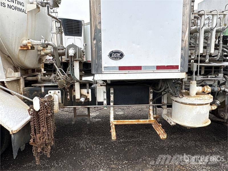 International Paystar 5900I 8x6 Nitrogen Truck Специальные грузовики
