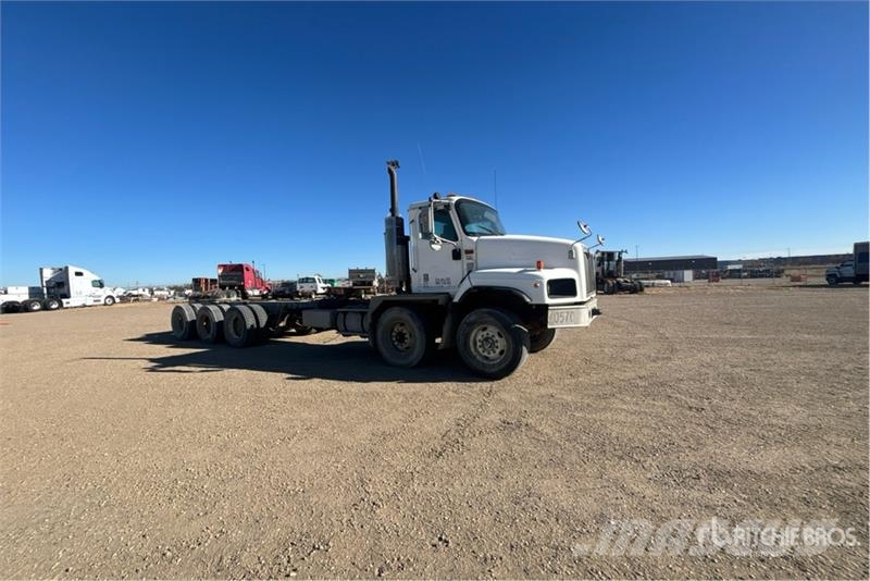 International PayStar 5600i 8x6 Cab and Chassis Kabine i unutrašnjost