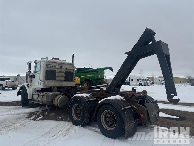 International Paystar 5900 6x4 Hooklift Truck Kroghejs