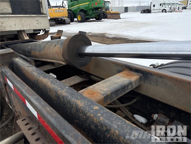 International Paystar 5900 6x4 Hooklift Truck Kroghejs