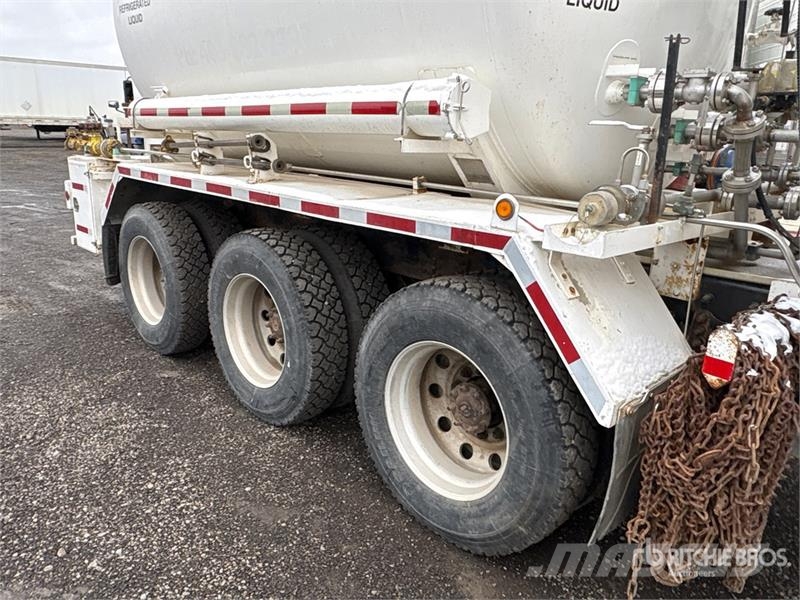 International Paystar 5600i 8x6 Sleeper Nitrogen Truck Специальные грузовики