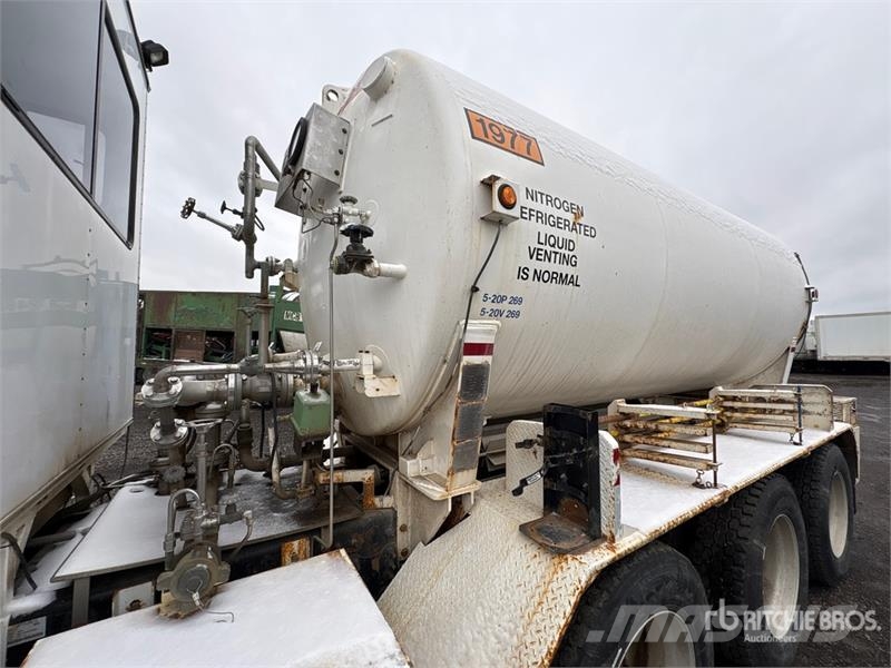 International Paystar 5900I 8x6 Nitrogen Truck Специальные грузовики
