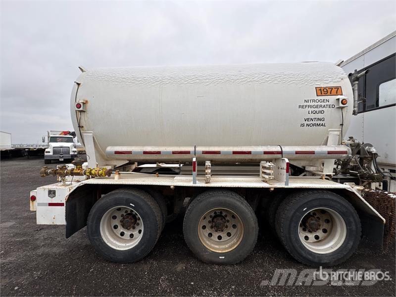 International Paystar 5900I 8x6 Nitrogen Truck Специальные грузовики