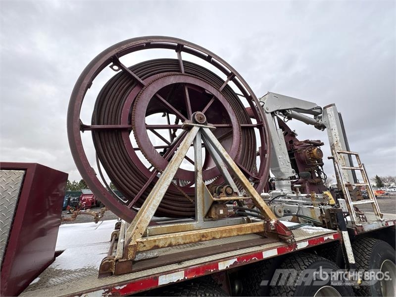 International Paystar 5600i 8x6 Coil Tubing Reel Truck Vehicule de recuperare