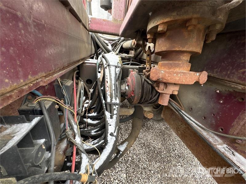 International Paystar 5600i 8x6 Coil Tubing Reel Truck Vehicule de recuperare