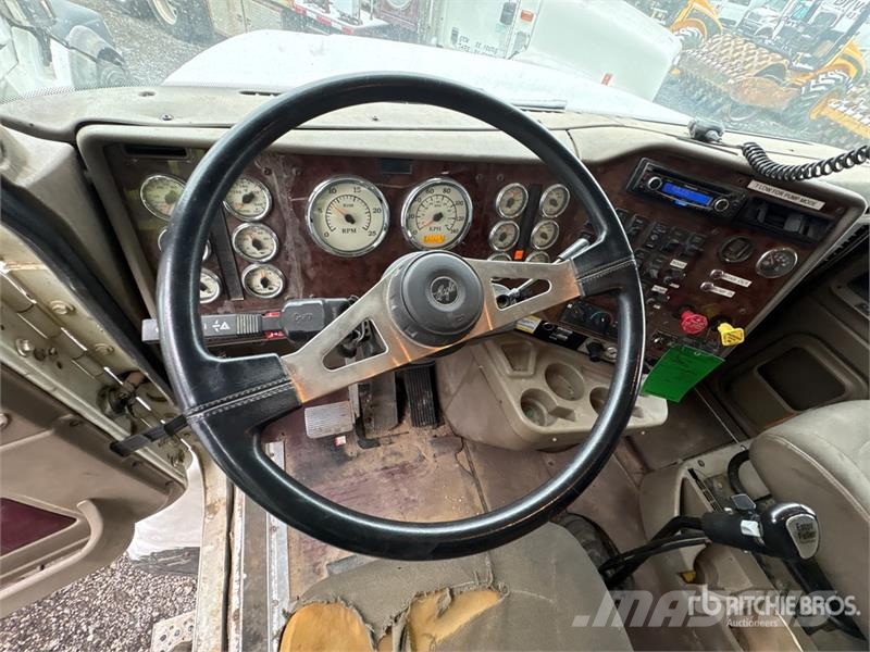 International Paystar 5600i 8x6 Sleeper Nitrogen Truck Специальные грузовики