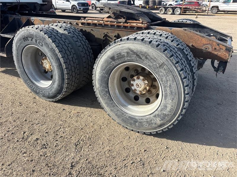 International PayStar 5600i 6x4 T/A Day Cab Truck Tractor Naudoti vilkikai
