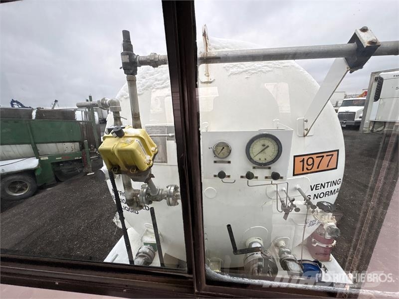 International Paystar 5600i 8x6 Sleeper Nitrogen Truck Специальные грузовики
