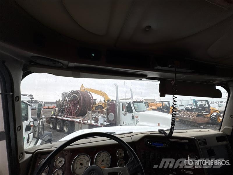 International Paystar 5600i 8x6 Sleeper Nitrogen Truck Специальные грузовики