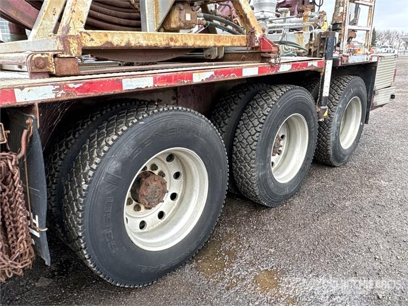 International Paystar 5600i 8x6 Coil Tubing Reel Truck Vehicule de recuperare