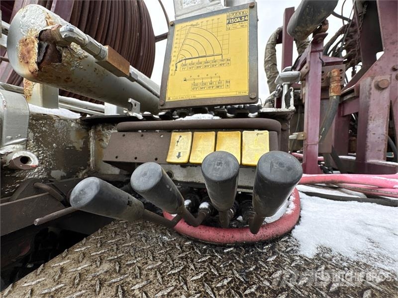 International Paystar 5600i 8x6 Coil Tubing Reel Truck Vehicule de recuperare