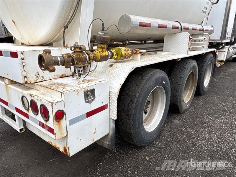 International Paystar 5900I 8x6 Nitrogen Truck Специальные грузовики
