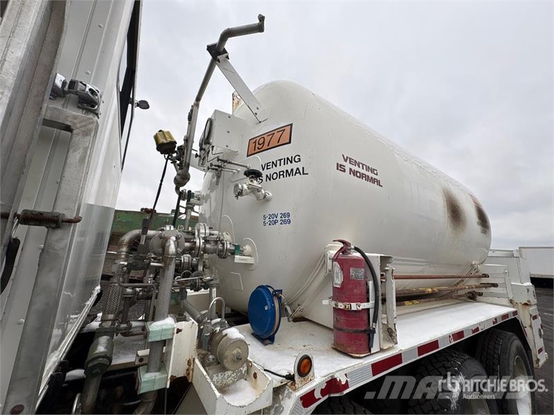 International Paystar 5600i 8x6 Sleeper Nitrogen Truck Специальные грузовики
