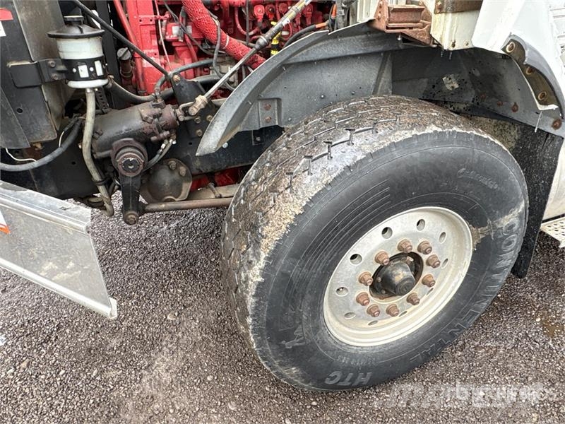 International Paystar 5600i 8x6 Coil Tubing Reel Truck Vehicule de recuperare
