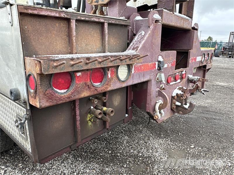 International Paystar 5600i 8x6 Coil Tubing Reel Truck Vehicule de recuperare