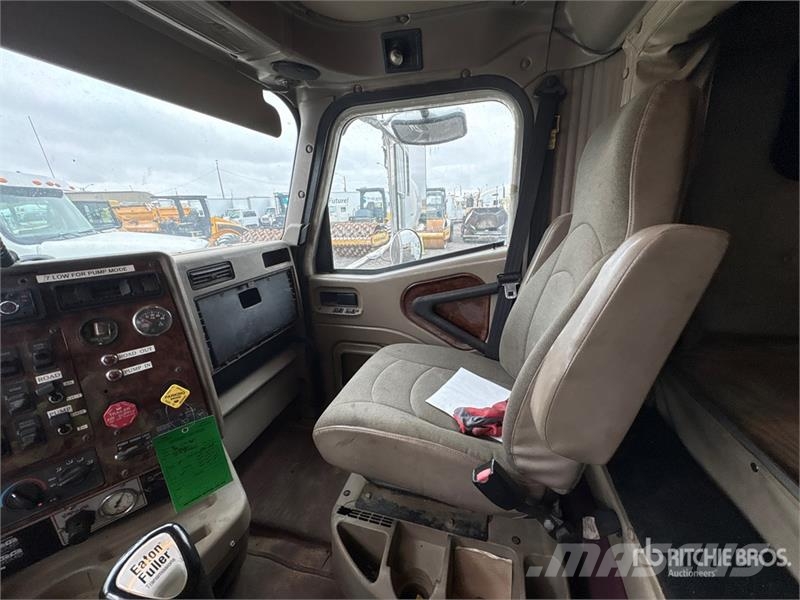 International Paystar 5600i 8x6 Sleeper Nitrogen Truck Специальные грузовики