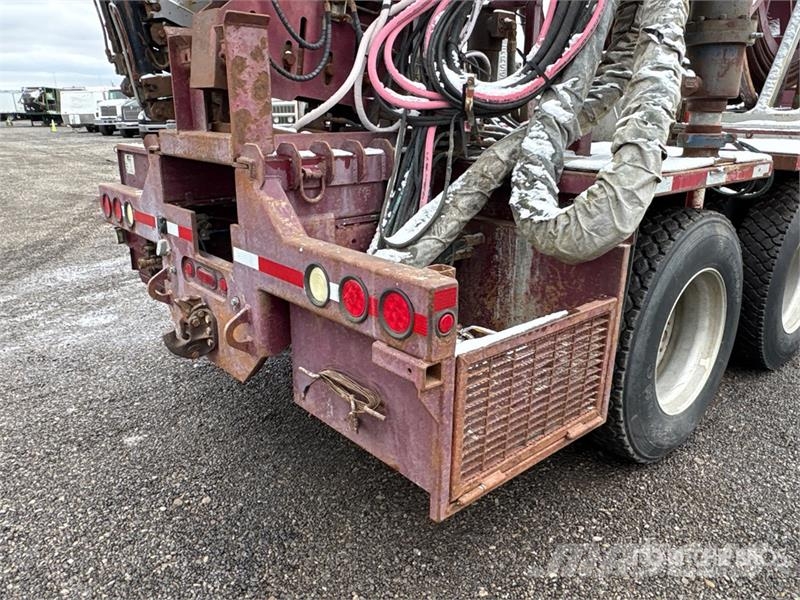 International Paystar 5600i 8x6 Coil Tubing Reel Truck Vehicule de recuperare