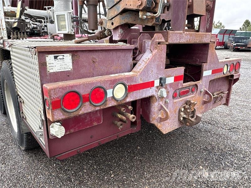 International Paystar 5600i 8x6 Coil Tubing Reel Truck Vehicule de recuperare