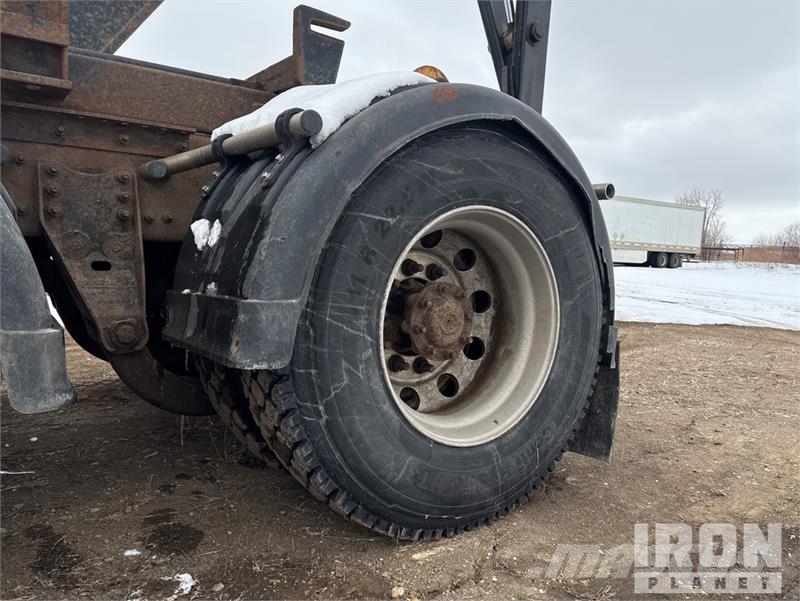 International Paystar 5900 6x4 Hooklift Truck Kroghejs