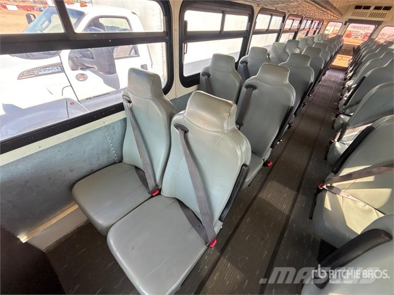 International PC105 4x2 44-Seat School Bus Mikroautobusi